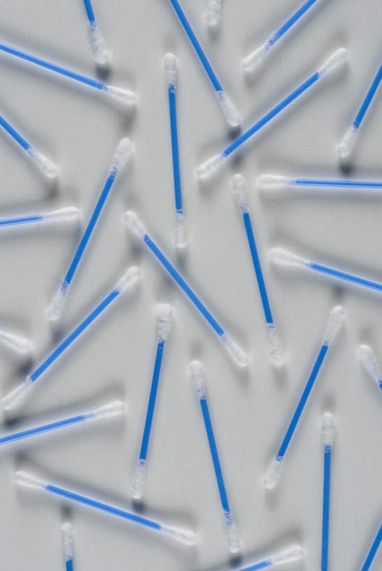 无人,竖图,俯视,室内,特写,白天,白色背景,静物,许多,阴影,反射,影子,排列,棉花棒,棉签,摄影,影棚,棉棒,摆列,擦拭棒,彩图,高角度拍摄,影棚拍摄,拍摄,布列,分列