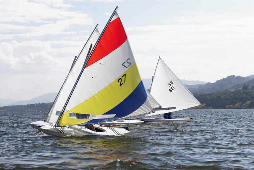 无人,横图,室外,白天,正面,锻炼,旅游,度假,运动,美景,山,山脉,阴影,光线,帆板,影子,景观,山峰,云,云朵,山峦,云彩,娱乐,运动器械,蓝色,白云,蓝天,天空,阳光,自然,群山,天,享受,休闲,健身器械,景色,放松,晴朗,自然风光,室外运动,健身器材,户外运动,冲浪装备,晴空,彩图,健身,运动器材