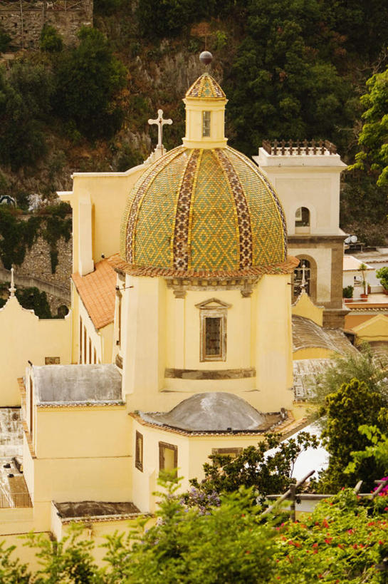 无人,家,教堂,竖图,俯视,室外,白天,度假,美景,植物,城市风光,城市,意大利,欧洲,节日,房屋,屋子,景观,文化,娱乐,楼房,住宅,树,树木,绿色,自然,祈祷,享受,休闲,健康,景色,放松,许愿,宗教,信仰,生长,成长,纪念,祈求,基督教,南欧,天主教,信念,意大利共和国,坎帕尼亚,阿马尔菲海岸,阿玛尔菲海岸,阿玛菲海岸,坎帕尼亚大区,阿玛菲海岸风景区,波西塔诺,波西塔诺小镇,平安,彩图,高角度拍摄,房子,大教堂,礼拜堂