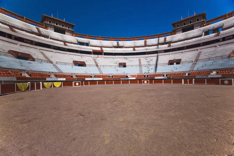 无人,体育馆,运动场,横图,室外,白天,仰视,度假,美景,城市风光,城市,墨西哥,阴影,光线,影子,景观,看台,娱乐,体育场,座位,蓝色,蓝天,天空,阳光,天,享受,休闲,景色,放松,晴朗,北美,北美洲,美洲,万里无云,阿瓜斯卡连特斯州,阿瓜斯卡连特斯,北亚美利加洲,亚美利加洲,运动馆,墨西哥合众国,仙人掌王国,坐位,晴空,晴空万里,彩图,低角度拍摄