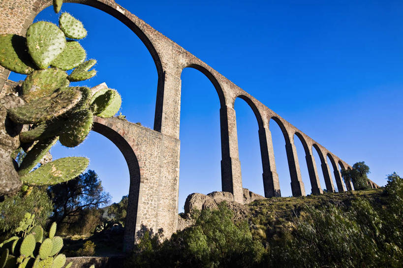 无人,横图,室外,白天,仰视,旅游,度假,石头,美景,植物,门,仙人掌,墨西哥,一排,阴影,整齐,光线,火焰,石子,影子,墙,景观,拱门,草药,娱乐,中药,废墟,墙壁,墙面,树,树木,排列,蓝色,绿色,蓝天,天空,阳光,自然,门框,天,享受,休闲,景色,放松,生长,晴朗,成长,北美,北美洲,队列,自然风光,美洲,药材,中草药,中药材,本草,万里无云,牛舌头,北亚美利加洲,亚美利加洲,墨西哥合众国,仙人掌王国,伊达尔戈,伊达尔戈州,石块,晴空,晴空万里,玉芙蓉,仙巴掌,火掌,霸王树,彩图,低角度拍摄