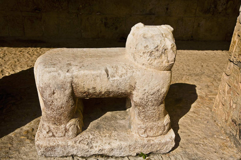 无人,横图,俯视,室外,特写,白天,旅游,度假,石头,名胜古迹,地标,雕塑,墨西哥,阴影,遗迹,艺术,装饰,光线,雕刻,雕像,三角形,石子,影子,古迹,历史,文物,娱乐,古建筑,废墟,阳光,工艺品,享受,休闲,旅游胜地,金字塔,放松,纪念,美术,北美,陵墓,北美洲,玛雅金字塔,主题,美洲,陈列,古文明,尤卡坦半岛,尤卡坦州,奇琴伊察,羽蛇神殿,方锥形,功能,美学,北亚美利加洲,亚美利加洲,墨西哥合众国,仙人掌王国,艾尔卡斯提洛金字塔,加敦半岛,坎佩切金字塔,库库尔坎金字塔,库库尔坎神庙,玛雅古城,玛雅古城遗址,玛雅神庙,玛雅遗址,奇琴伊查,奇琴伊察玛雅城,奇琴伊察玛雅金字塔,契晨伊特萨,犹加敦,羽蛇神金字塔,石块,彩图,高角度拍摄,标志性建筑