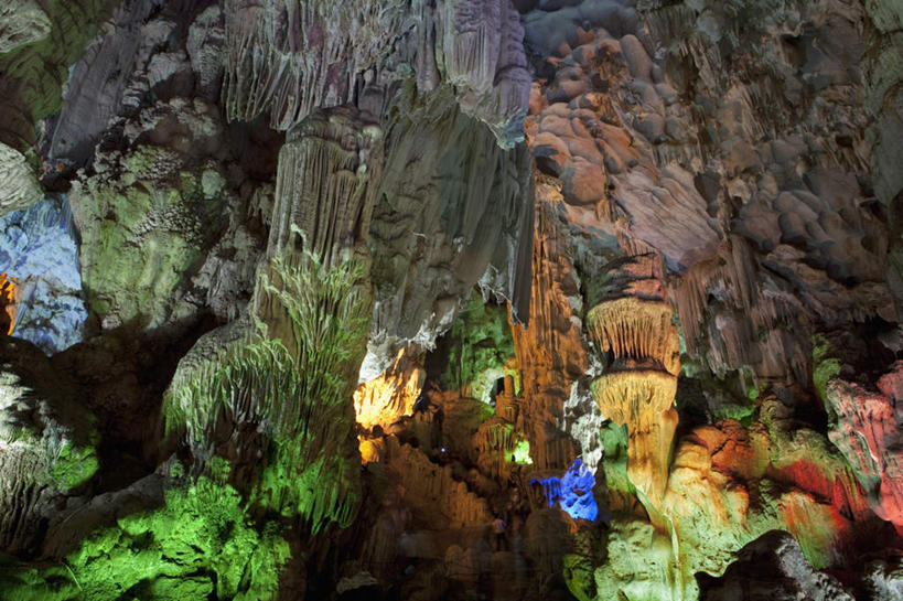 无人,横图,彩色,室内,白天,正面,旅游,度假,石头,美景,山,山脉,霓虹灯,越南,亚洲,阴影,光线,影子,景观,山峰,灯光,七彩,山峦,娱乐,光源,霓虹,灯,自然,群山,享受,休闲,景色,放松,洞穴,东南亚,照明设备,自然风光,下龙湾,钟乳石,石钟乳,越南社会主义共和国,氖灯,自然遗产,广宁省,洞窟,窟窿,石块,岩石,彩图