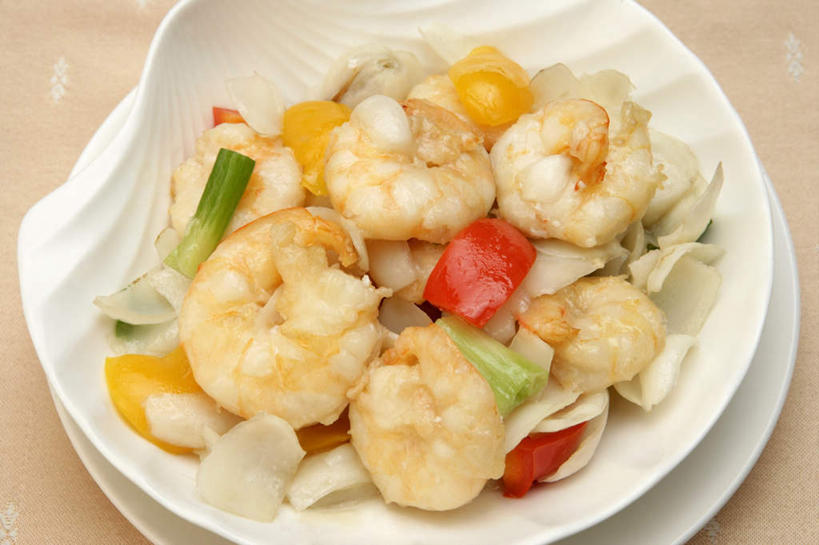 海鲜,无人,横图,俯视,室内,特写,白天,烹饪,中餐,桌面,桌子,辣椒,蔬菜,洋葱,餐具,阴影,新鲜,反射,木制,碟子,盘,影子,陶瓷,虾,虾仁,料理,食品,陶瓷制品,水产,菜肴,美食,海洋生物,食物,盘子,木制品,容器,碟,碗,中式,摄影,佳肴,有机食品,绿色食品,影棚,水晶虾仁,储藏,储存,玉葱,水生动物,河虾,海产品,水生物,彩椒,海底动物,辣角,红海椒,大椒,辣虎,广椒,本帮菜,沪菜,上海菜,淡水虾,青虾,日本沼虾,圆葱,洋葱头,甜椒,柿子椒,球葱,辣子,海椒,番椒,灯笼椒,葱头,彩图,高角度拍摄,影棚拍摄,拍摄,贮存