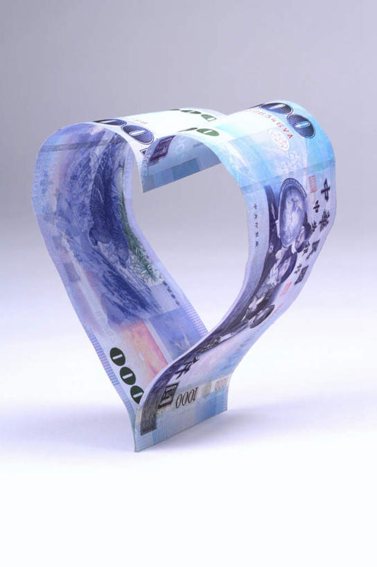 无人,竖图,室内,特写,白天,白色背景,正面,爱情,钱,静物,两张,阴影,爱心,反射,钱币,影子,浪漫,温暖,温馨,心形,恩爱,钞票,金融,纸币,摄影,影棚,经济,台币,和睦,流通,纸钞,贸易,货币,现金,心型,彩图,影棚拍摄,拍摄,融洽