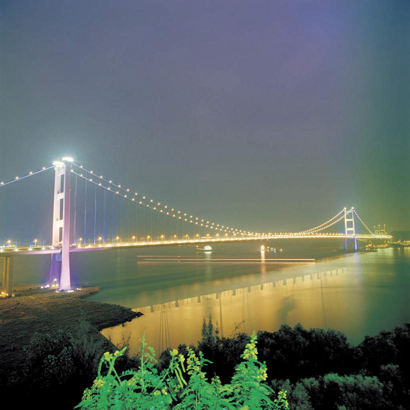 无人,方图,室外,夜晚,正面,旅游,度假,河流,水,植物,标志建筑,大桥,地标,建筑,立交桥,桥梁,夜景,香港,中国,亚洲,阴影,朦胧,模糊,光线,影子,河水,水流,高架,斜拉桥,桥,灯光,娱乐,建设,树,树木,绿色,自然,享受,休闲,旅游胜地,放松,生长,成长,港,东亚,香港特别行政区,港澳台,中华人民共和国,香港青马大桥,斜张桥,彩图,青马大桥