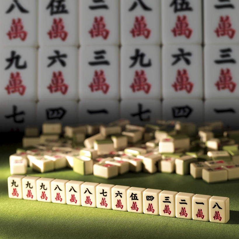 无人,方图,室内,特写,白天,正面,游戏,赌博,贪欲,竞争,桌子,静物,玩具,阴影,朦胧,模糊,反射,影子,玩,娱乐,刺激,麻将,休闲,活动,发泄,消遣,智力,赌具,投机,侥幸,欲望,宣泄,玩耍,嬉戏,彩图,胜负,输赢