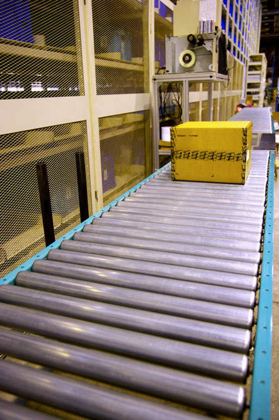 无人,工厂,搬运,竖图,室内,白天,正面,静物,传输,包装,纸箱,一个,容器,箱子,运输,单个,传送带,便利,传送,载具,纸板箱,传输带,包装箱,方便,彩图,工地,制造厂