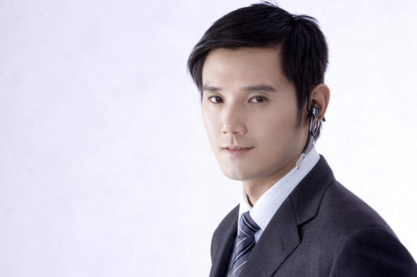 东方人,一个人,商务人士,商务男性,站,笑,微笑,横图,室内,白天,白色背景,正面,衬衫,通讯,亚洲,仅一个男性,仅一个人,阴影,套装,反射,信息,影子,注视,黄种人,仅一个年轻男性,耳机,耳麦,话筒,观察,看,站着,通信,摄影,影棚,观看,协调,察看,麦克风,关注,扩音器,商务装,蓝牙,蓝牙耳机,传声器,工薪阶层,微音器,男人,男性,年轻男性,亚洲人,白领,上班族,站立,半身,彩图,影棚拍摄,衬衣,拍摄