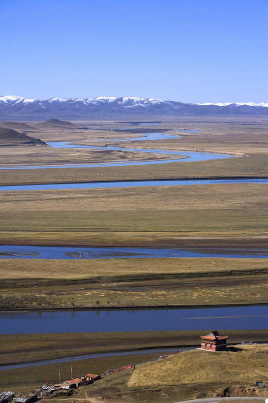 无人,竖图,室外,白天,正面,旅游,度假,河流,美景,水,植物,中国,亚洲,阴影,枯萎,光线,影子,河水,景观,水流,枯草,娱乐,草,黄色,蓝色,蓝天,天空,阳光,自然,天,享受,休闲,景色,放松,四川省,晴朗,自然风光,东亚,四川,阿坝,万里无云,中华人民共和国,西南地区,阿坝藏族羌族自治州,阿坝州,川,晴空,晴空万里,彩图,第一湾,黄河第一湾,九曲黄河第一湾,若尔盖县,唐克乡