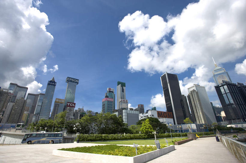 无人,家,高楼大厦,横图,室外,白天,仰视,度假,办公楼,草地,草坪,美景,植物,城市风光,城市,大厦,建筑,摩天大楼,写字楼,香港,中国,亚洲,阴影,光线,影子,房屋,屋子,景观,云,云朵,公寓,云彩,娱乐,洋房,楼房,住宅,草,树,树木,蓝色,绿色,白云,蓝天,天空,阳光,自然,楼宇,天,享受,休闲,商务楼,景色,放松,生长,晴朗,成长,港,东亚,湾仔,香港特别行政区,港澳台,中华人民共和国,湾仔区,晴空,彩图,低角度拍摄,房子,大楼,高层建筑,高楼,摩天楼