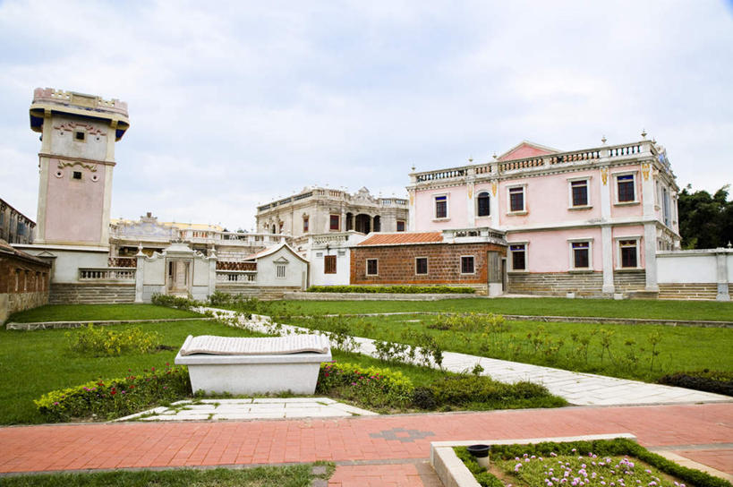 无人,家,农田,横图,室外,白天,仰视,旅游,度假,庄稼,农作物,草地,草坪,美景,植物,台湾,中国,亚洲,阴影,光线,影子,房屋,屋子,景观,云,云朵,云彩,娱乐,楼房,住宅,草,树,树木,蓝色,绿色,白云,蓝天,天空,阳光,自然,天,享受,休闲,景色,放松,生长,晴朗,成长,自然风光,东亚,港澳台,中华人民共和国,台湾省,晴空,彩图,低角度拍摄,耕地,庄稼田,房子,金门,金门县,水头村,台