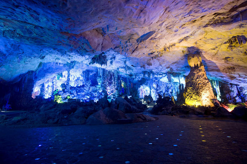 无人,横图,彩色,室外,白天,正面,旅游,度假,石头,美景,山,山脉,霓虹灯,桂林,中国,亚洲,阴影,光线,影子,景观,山峰,灯光,七彩,山峦,娱乐,光源,霓虹,灯,自然,群山,享受,休闲,景色,放松,洞穴,广西,照明设备,自然风光,东亚,钟乳石,石钟乳,广西壮族自治区,中华人民共和国,桂林市,桂,华南地区,氖灯,洞窟,窟窿,石块,岩石,彩图,芦笛岩
