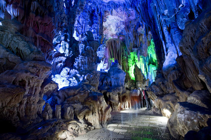 无人,横图,彩色,室外,白天,正面,旅游,度假,石头,美景,山,山脉,霓虹灯,桂林,中国,亚洲,阴影,光线,影子,景观,山峰,灯光,七彩,山峦,娱乐,光源,霓虹,灯,自然,群山,享受,休闲,景色,放松,洞穴,广西,照明设备,自然风光,东亚,钟乳石,石钟乳,广西壮族自治区,中华人民共和国,桂林市,桂,华南地区,氖灯,洞窟,窟窿,石块,岩石,彩图,芦笛岩