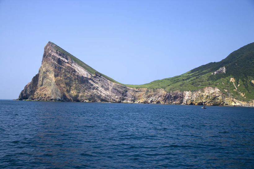 无人,横图,室外,白天,正面,旅游,度假,海浪,海洋,美景,山,山脉,树林,植物,台湾,中国,亚洲,阴影,光线,影子,景观,浪花,山峰,山峦,娱乐,树,树木,蓝色,绿色,蓝天,天空,阳光,自然,海水,群山,天,享受,休闲,景色,放松,生长,晴朗,成长,自然风光,海景,东亚,龟山岛,万里无云,火山岛,港澳台,中华人民共和国,台湾省,大海,风浪,海,海水的波动,近岸浪,涌浪,晴空,晴空万里,彩图,宜兰县,台