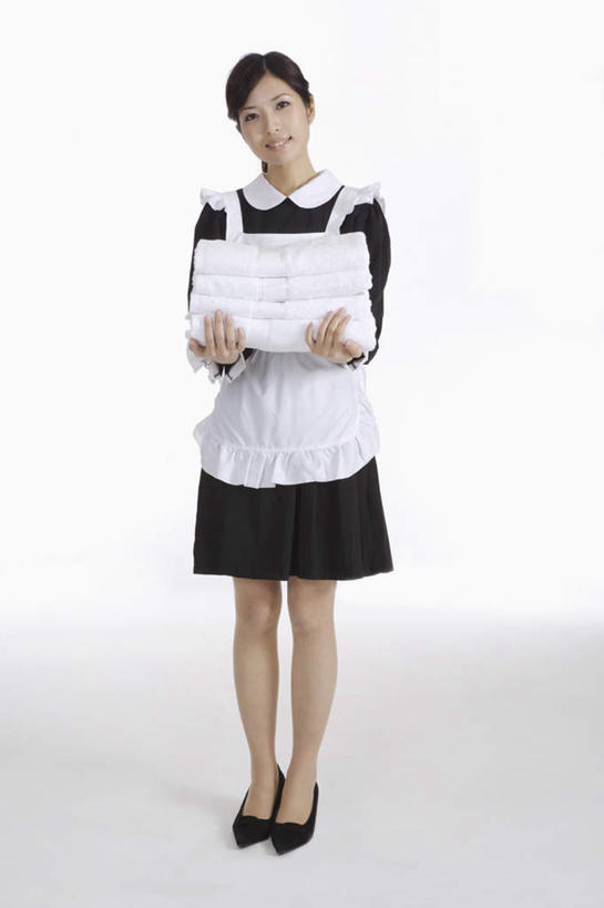 东方人,一个人,站,捧,笑,微笑,竖图,室内,白天,白色背景,正面,工作服,裙子,制服,亚洲,仅一个年轻女性,仅一个女性,仅一个人,阴影,连衣裙,反射,纺织物,围裙,影子,注视,黄种人,毛巾,观察,看,清洁,站着,摄影,影棚,观看,保暖,察看,女仆,关注,透气,防水,婢女,女婢,女侍,工作制服,储水,耐磨,吸水,年轻女性,女人,女性,亚洲人,端,端着,捧着,手捧,站立,彩图,全身,影棚拍摄,工作套服,拍摄