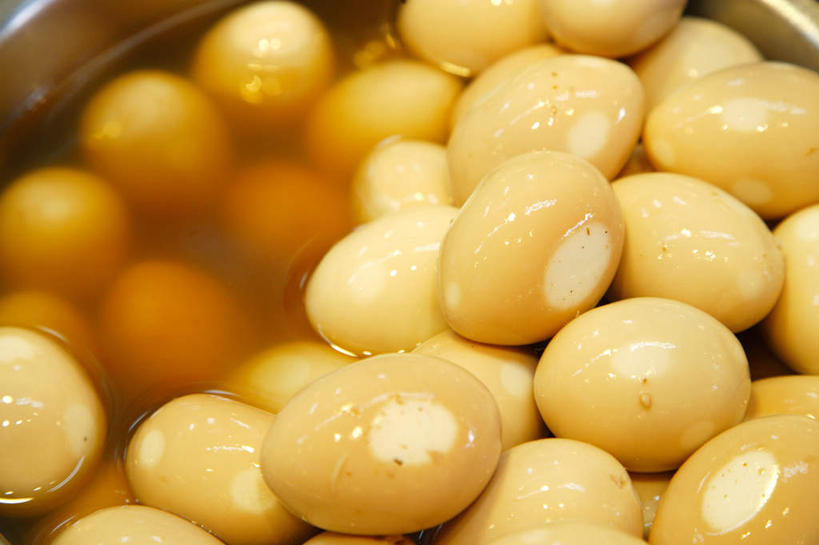 无人,横图,俯视,室内,特写,白天,水,温泉,雾,金属制品,一堆,许多,阴影,波纹,堆叠,堆积,沸腾,透明,反射,金属,蒸汽,液体,影子,气泡,水滴,蛋,鸡蛋,水煮蛋,涟漪,水蒸气,雾气,漩涡,水泡,水珠,水纹,泡泡,容器,碗,温暖,泉水,温和,储藏,堆,气体,圆弧,储存,蒸发,卵,地热,彩图,高角度拍摄,温泉蛋,贮存