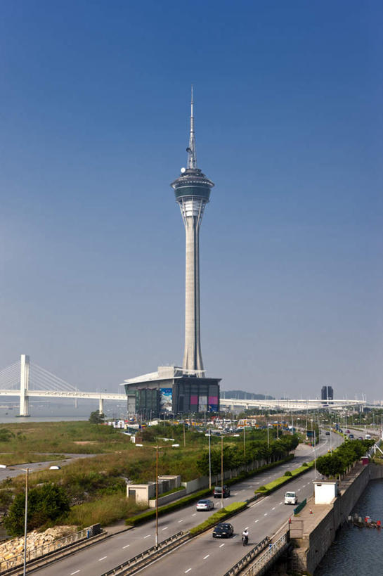 无人,竖图,室外,白天,正面,旅游,度假,山,山脉,植物,标志建筑,大桥,地标,建筑,立交桥,桥梁,澳门,中国,亚洲,阴影,光线,影子,山峰,云,云朵,高架,斜拉桥,桥,山峦,云彩,娱乐,建设,树,树木,蓝色,绿色,白云,蓝天,天空,阳光,自然,群山,天,享受,休闲,旅游胜地,放松,生长,晴朗,成长,东亚,港澳台,中华人民共和国,澳门特别行政区,澳,晴空,彩图,澳门观光塔,澳门旅游塔,澳门南湾,南湾