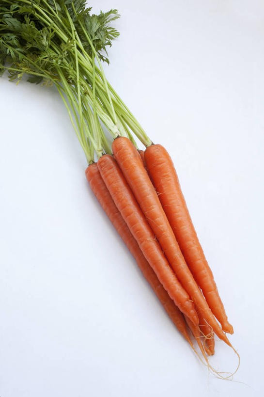 无人,竖图,俯视,室内,特写,白天,白色背景,萝卜,胡萝卜,蔬菜,一堆,许多,堆叠,堆积,新鲜,食品,很多,食物,摄影,有机食品,绿色食品,影棚,堆,黄萝卜,番萝卜,红萝卜,甘荀,彩图,高角度拍摄,影棚拍摄,拍摄,丁香萝卜,胡芦菔金,金笋