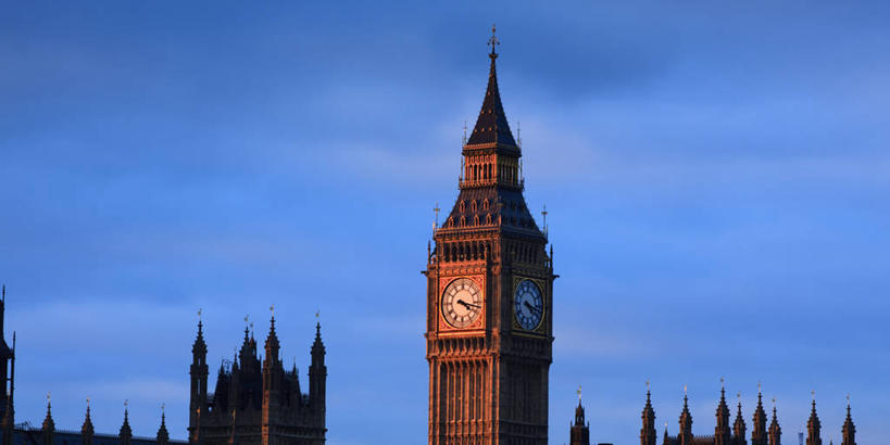 无人,横图,室外,白天,仰视,旅游,度假,日落,标志建筑,地标,建筑,英国,欧洲,伦敦,时间,时钟,晚霞,霞光,落日,钟楼,首都,计时,娱乐,建设,大本钟,大笨钟,黄昏,钟表,享受,休闲,表,旅游胜地,彩霞,放松,西欧,大不列颠,大不列颠及北爱尔兰联合王国,塔钟,大不列颠联合王国,日不落英帝国,雾都,夕照,薄暮,威斯敏斯特宫报时钟,伊丽莎白塔,钟,夕阳,彩图,低角度拍摄,傍晚,斜阳