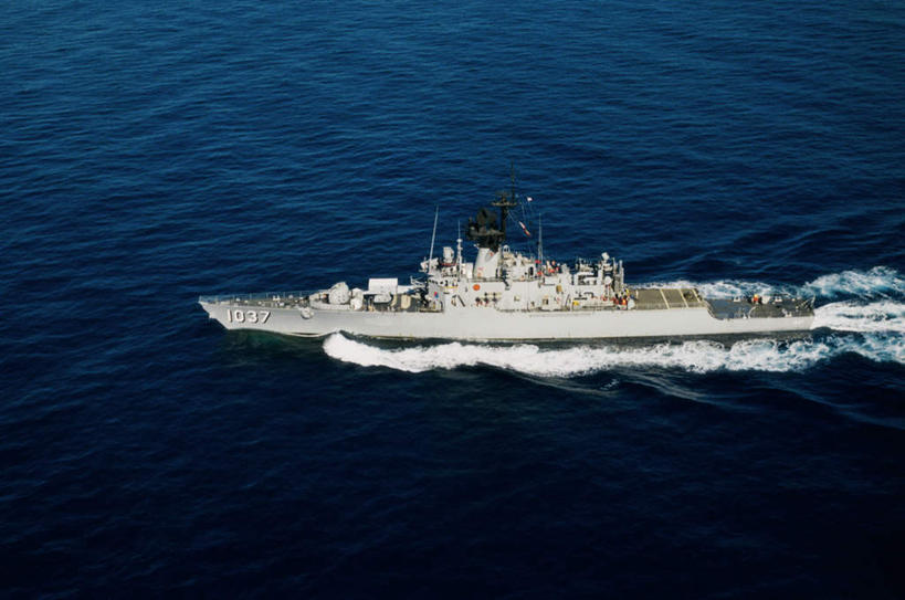 无人,横图,俯视,航拍,室外,白天,海浪,海洋,船,美国,波纹,飞溅,溅,液体,浪花,水滴,水珠,水纹,海水,船尾波,波浪,军舰,北美,北美洲,鸟瞰,喷洒,美洲,海军,海景,战舰,美军,护卫舰,军用战舰,战船,北亚美利加洲,亚美利加洲,大海,风浪,海,海水的波动,近岸浪,涌浪,彩图,高角度拍摄,美国布朗斯坦号护卫舰