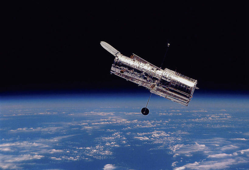 无人,横图,室外,夜晚,正面,探险,神秘,航天,宇宙,科技,海洋,美国,科学,太空,世界地图,地球,陆地,云,云朵,全球,云彩,白云,自然,探索,运输,地理,国家,空军,发现,大陆,天体,世界,北美,北美洲,载具,美洲,航天飞机,天文学,外太空,北亚美利加洲,亚美利加洲,太空穿梭机,太空梭,载人航天器,发现号,发现号航天飞机,彩图,大洋,大洲