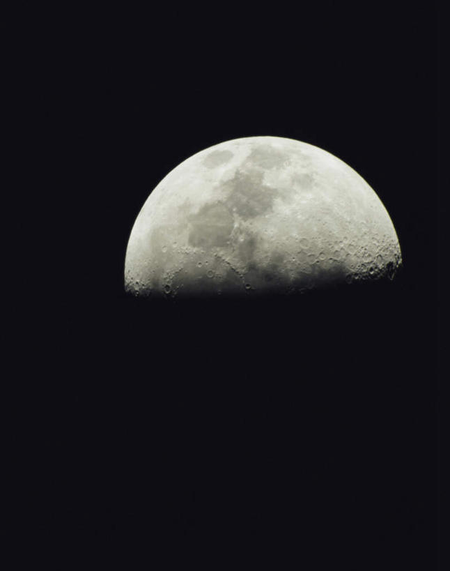 无人,竖图,室外,特写,夜晚,仰视,卫星,美景,景观,月亮,月球,月光,黑色,天空,自然,天,景色,明亮,自然风光,皎洁,太阴,天然卫星,彩图,低角度拍摄