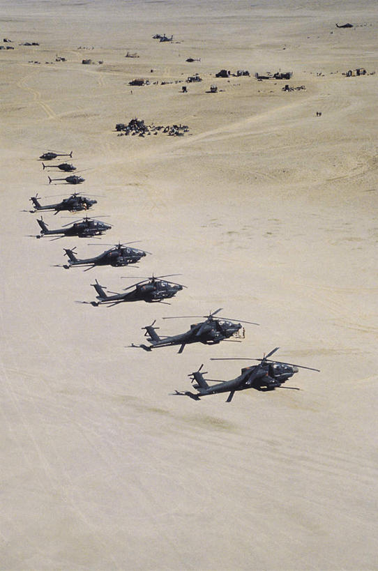 无人,竖图,俯视,航拍,室外,白天,沙漠,美国,一排,许多,飞翔,阴影,整齐,飞行,光线,影子,翱翔,飞,排列,阳光,运输,空军,直升机,北美,北美洲,鸟瞰,队列,美洲,军用机,运输机,美军,军用战斗机,武装直升机,军用运输器,阿帕奇直升机,北亚美利加洲,亚美利加洲,阿帕奇,AH-64阿帕奇武装直升机,大漠,砂漠,彩图,高角度拍摄