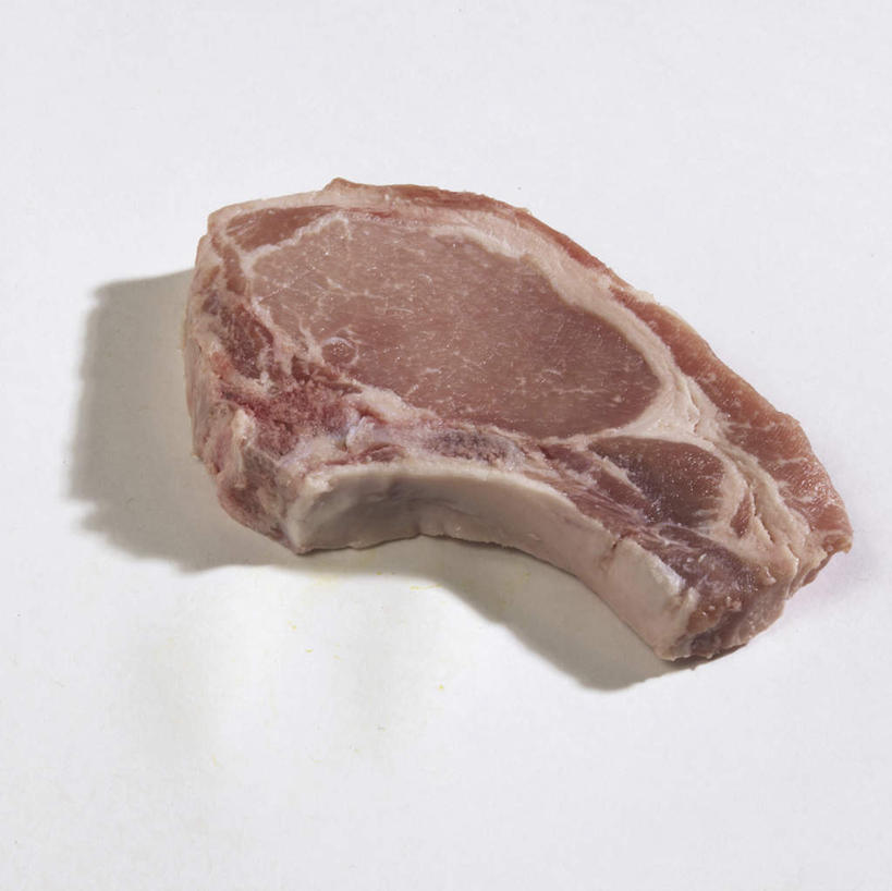 无人,横图,俯视,室内,特写,白天,白色背景,烹饪,西餐,一块,阴影,反射,影子,肉,牛排,牛肉,料理,食品,菜肴,美食,肉类,食物,西式,摄影,佳肴,影棚,肉食,沙朗牛排,牛背脊,彩图,高角度拍摄,影棚拍摄,拍摄