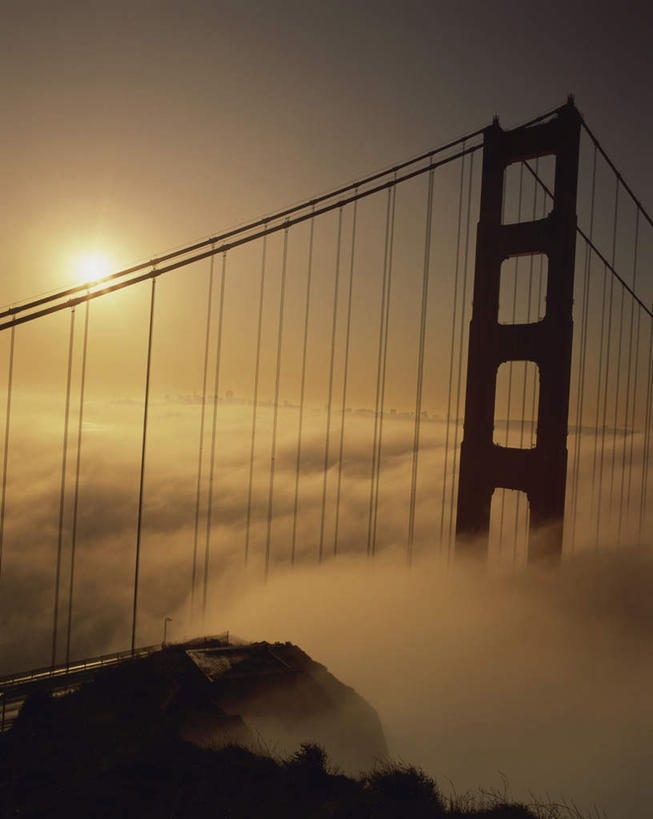 无人,竖图,室外,白天,正面,旅游,度假,日落,太阳,标志建筑,大桥,地标,建筑,立交桥,桥梁,美国,阴影,光线,影子,晚霞,霞光,落日,高架,斜拉桥,桥,娱乐,建设,拱桥,阳光,黄昏,享受,休闲,旅游胜地,彩霞,放松,悬索桥,北美,北美洲,加利福尼亚,美洲,金门大桥,加州,加利福尼亚州,金州,黄金州,金门海峡,桁架拱桥,北亚美利加洲,亚美利加洲,夕照,夕阳,彩图,斜阳