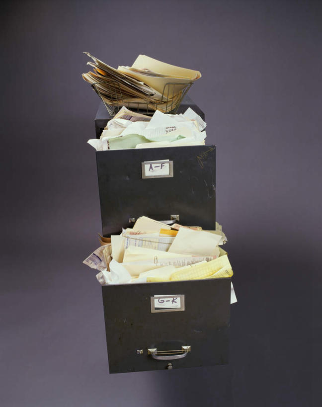 无人,竖图,俯视,室内,特写,白天,柜子,抽屉,一排,阴影,整齐,反射,材料,档案,文件,影子,排列,容器,资料,打开,摄影,影棚,储藏,堆,开启,储存,队列,文档,档案柜,文件架,资料架,文件框,文件盘,文件托盘,文件座,资料档,资料座,彩图,高角度拍摄,影棚拍摄,拍摄,贮存