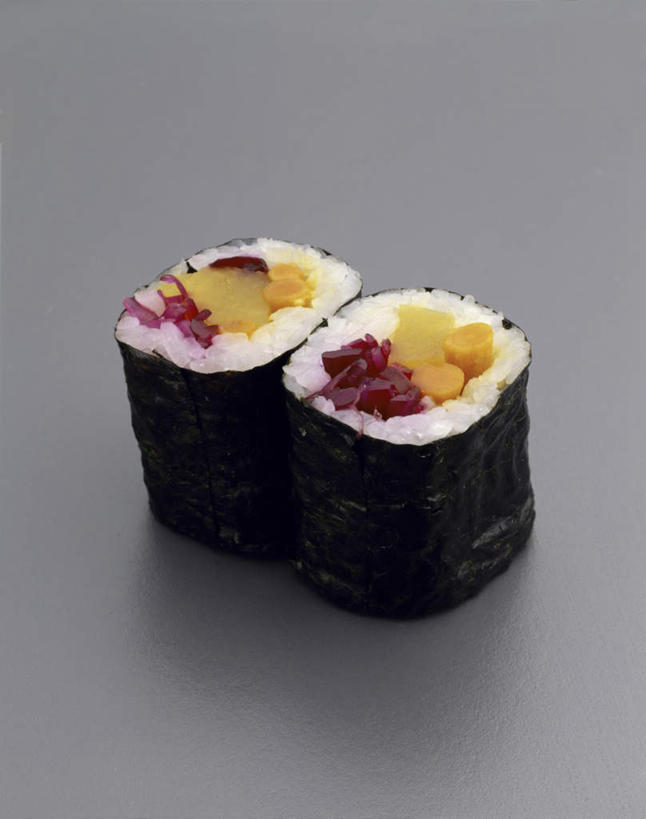 米饭,寿司,无人,竖图,俯视,室内,特写,白天,烹饪,桌面,桌子,阴影,灰色背景,反射,木制,影子,日本料理,料理,食品,饭,菜肴,美食,食物,两个,木制品,日式料理,日式,摄影,佳肴,影棚,五谷,醋饭,四喜饭,彩图,高角度拍摄,影棚拍摄,拍摄