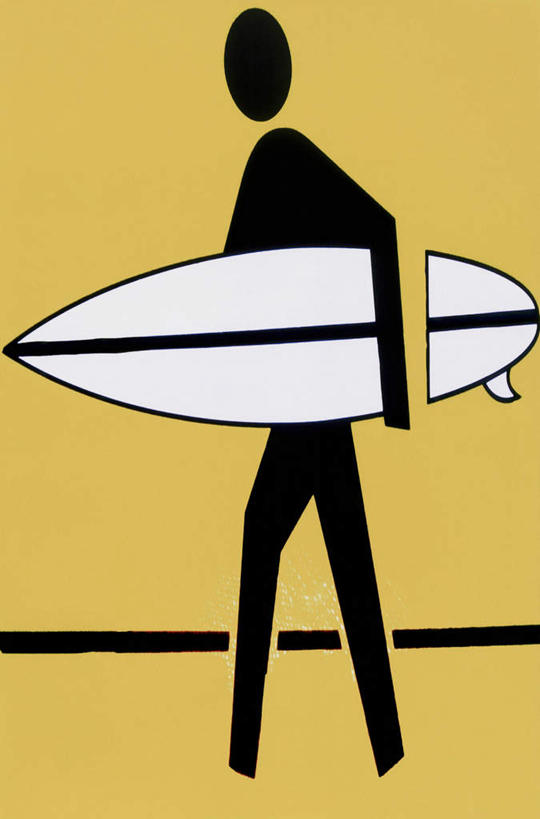 一个人,无人,竖图,室内,特写,白天,正面,指示牌,静物,仅一个男性,仅一个人,握,阴影,黄色背景,反射,标志,冲浪板,文字,影子,拿,拿着,标识,运动器械,仅一个年轻男性,健身器械,握着,健身器材,冲浪装备,男人,男性,年轻男性,彩图,全身,运动器材