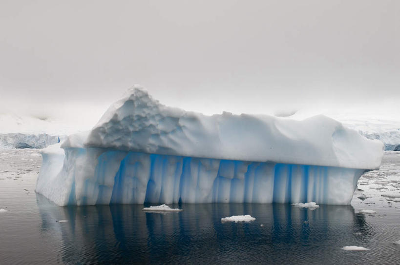 无人,横图,室外,白天,正面,旅游,度假,冰山,海浪,海洋,美景,山,朦胧,模糊,冰,景观,浪花,山峰,乌云,云,阴天,云朵,山峦,云彩,娱乐,冰川,天空,自然,海水,天,享受,休闲,景色,放松,寒冷,冰冷,昏暗,阴沉,自然风光,南极洲,冰河,海景,严寒,冰凉,酷寒,凛冽,凛凛,极冷,格雷厄姆地,南极半岛,南极大陆,帕默半岛,大海,风浪,海,海水的波动,近岸浪,涌浪,彩图