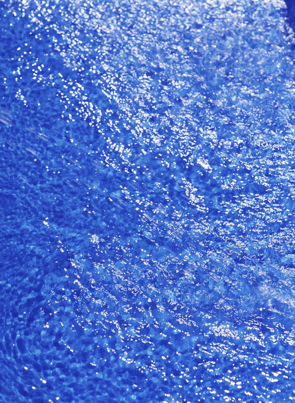 无人,竖图,俯视,室内,特写,白天,水,露水,飞溅,溅,透明,液体,水滴,水珠,蓝色,泡泡,露珠,生机,喷洒,剔透,灵动,通明,彩图,高角度拍摄,晶莹