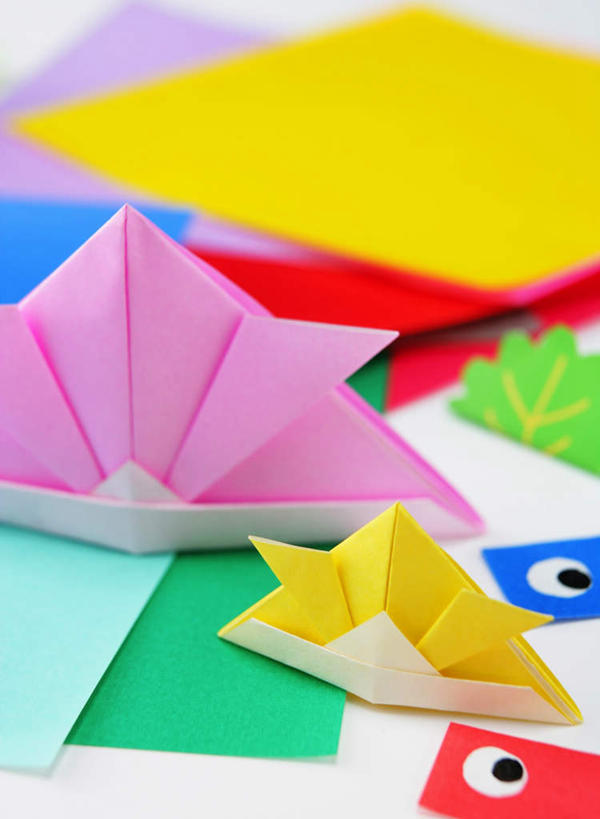 无人,竖图,俯视,彩色,室内,特写,白天,白色背景,静物,许多,节日,庆祝,艺术,折纸,纸艺,手工艺品,文化,纸制品,工艺品,庆典,摄影,影棚,纪念,儿童节,高雅,工艺折纸,自信心,品位,彩图,高角度拍摄,影棚拍摄,拍摄