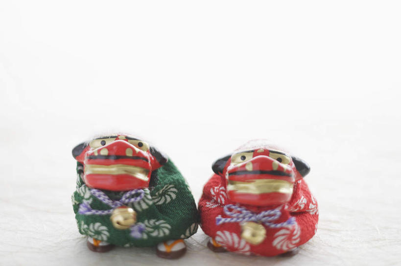 无人,横图,俯视,室内,特写,白天,白色背景,哺乳动物,野生动物,狮子,雕塑,春节,阴影,花纹,节日,庆祝,艺术,装饰,反射,雕刻,雕像,铃铛,玩偶,影子,文化,动物,工艺品,两只,庆典,摄影,影棚,纪念,修饰,美术,点缀,主题,凶猛,陈列,功能,美学,衬托,美观,雅致,雅观,陶瓷雕塑,残暴,凶残,彩图,高角度拍摄,全身,影棚拍摄,拍摄