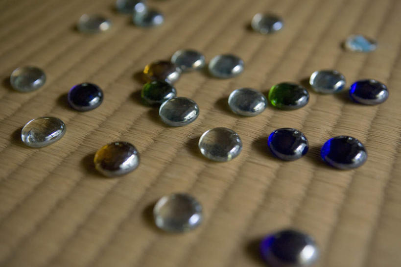 无人,横图,俯视,室内,特写,白天,游戏,静物,玩具,福冈县,日本,亚洲,许多,朦胧,模糊,席子,玩,娱乐,弹珠,休闲,益智,活动,发泄,消遣,欣赏,智力,弹球,东亚,福冈,日本国,九州本岛,九州,九州岛,九州地方,宣泄,美观,玩耍,嬉戏,彩图,高角度拍摄