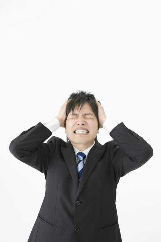 东方人,一个人,商务人士,商务男性,站,闭眼,竖图,室内,白天,白色背景,正面,衬衫,亚洲,仅一个男性,仅一个人,抱头,阴影,套装,反射,影子,领带,黄种人,仅一个年轻男性,站着,摄影,影棚,烦躁,商务装,工薪阶层,急躁,焦躁,捧首,捧头,男人,男性,年轻男性,亚洲人,白领,上班族,闭眼睛,闭着眼,闭着眼睛,站立,半身,彩图,影棚拍摄,衬衣,拍摄