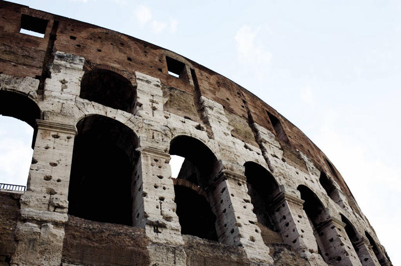 无人,横图,室外,白天,仰视,旅游,度假,名胜古迹,窗户,标志建筑,地标,建筑,意大利,欧洲,罗马,阴影,遗迹,光线,影子,墙,云,云朵,拱门,首都,云彩,古迹,文物,娱乐,建设,古建筑,墙壁,墙面,蓝色,白云,蓝天,天空,阳光,天,享受,休闲,旅游胜地,放松,晴朗,南欧,古文明,意大利共和国,万神殿,万神庙,罗马万神殿,罗马万神庙,晴空,彩图,低角度拍摄