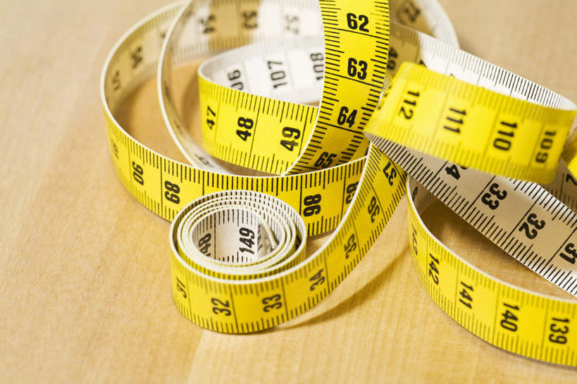 无人,横图,俯视,室外,特写,白天,桌面,静物,测量,皮尺,数字,刻度,黄色,尺,保养,卷起,保健,测量工具,杂乱,尺子,减肥,混乱,腰围尺,瘦身,量具,量仪,塑料卷尺,紊乱,芜杂,彩图,高角度拍摄