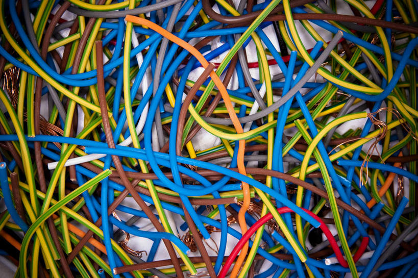 无人,横图,俯视,室外,白天,建筑业,建筑,阴影,电力,光线,电线,线,影子,电能,很多,线路,阳光,修理,电,电源,电源线,能量,纠缠,修建,修筑,彩图,高角度拍摄