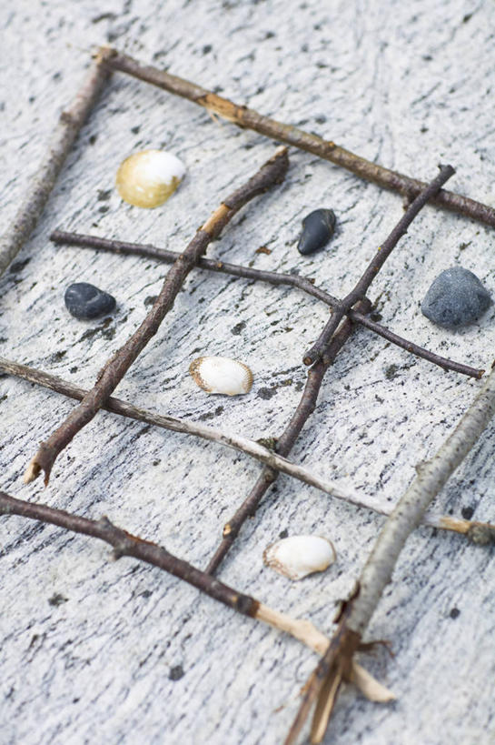 无人,竖图,俯视,室外,特写,白天,游戏,石头,美景,沙滩,木材,沙子,石子,海岸,景观,沙地,玩,娱乐,木柴,自然,休闲,景色,木料,活动,发泄,消遣,智力,自然风光,宣泄,海滩,石块,玩耍,嬉戏,彩图,高角度拍摄,井字游戏,连珠游戏