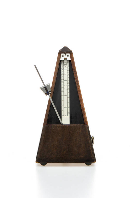 无人,竖图,室内,特写,白天,白色背景,正面,静物,一根,棒子,节拍器,指挥棒,指挥,摄影,影棚,节奏,节拍,稳定,彩图,影棚拍摄,拍摄,短小,棍棒