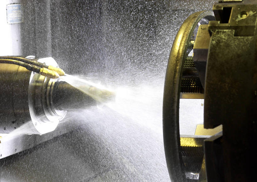 无人,横图,室内,特写,白天,正面,机器,水,阴影,飞溅,朦胧,模糊,溅,反射,液体,影子,水滴,风扇,水珠,机械,部件,喷洒,涡轮,彩图