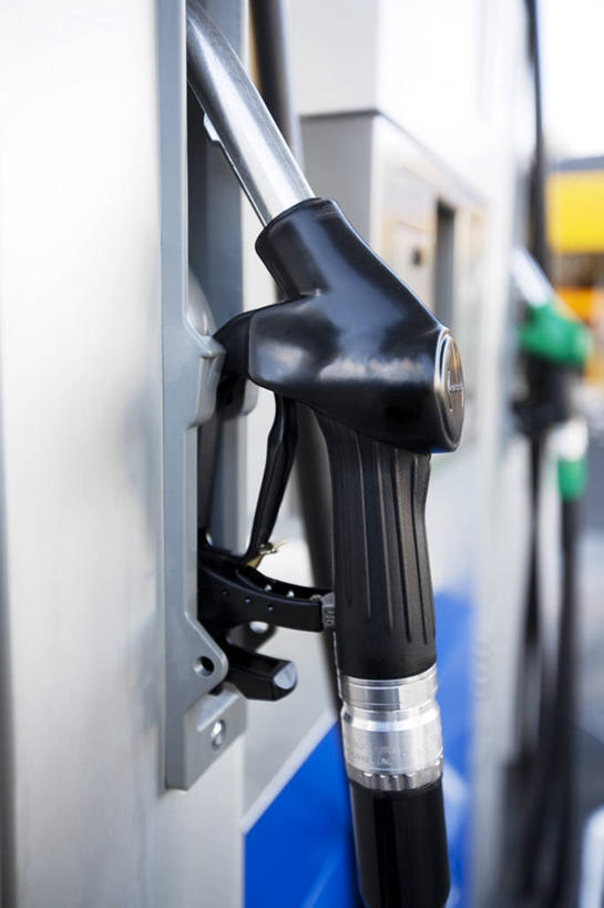 无人,竖图,室外,特写,白天,正面,静物,阴影,朦胧,模糊,光线,影子,一个,阳光,加油站,单个,加油枪,计量加油枪,输油枪,油枪,彩图,补充站,公共加油站,汽车加油站