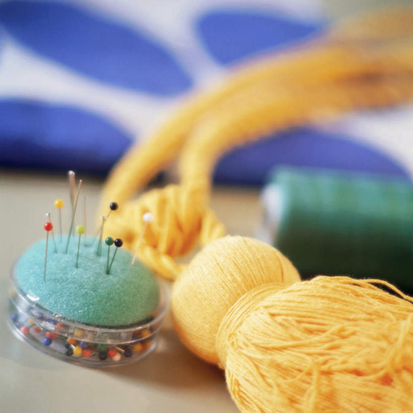 无人,方图,俯视,室内,白天,毛衣,静物,塑料,针,盒子,容器,塑料制品,储藏,储存,彩图,高角度拍摄,绒衣,套衫,套头毛衣,线衣,贮存