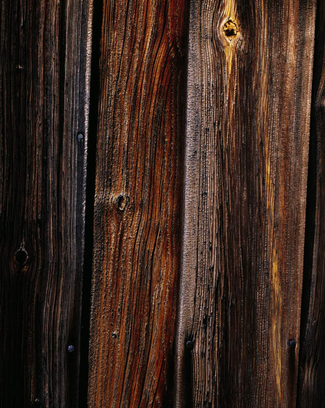 无人,竖图,室内,特写,白天,正面,门,阴影,条纹,光线,木制,钉子,影子,棕色,阳光,木制品,门框,彩图