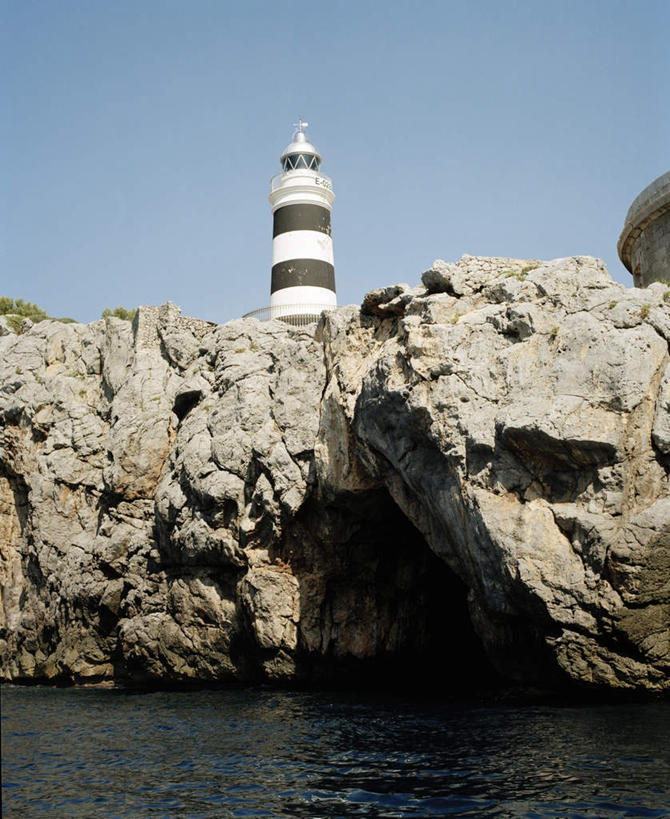 无人,公园,竖图,室外,白天,仰视,旅游,度假,海浪,海洋,石头,美景,美国,石子,景观,浪花,娱乐,天空,自然,海水,天,享受,休闲,景色,放松,晴朗,北美,北美洲,自然风光,美洲,海景,万里无云,北亚美利加洲,亚美利加洲,康涅狄格,康涅狄格州,宪法之州,豆蔻之州,灯塔公园,大海,风浪,海,海水的波动,近岸浪,石块,岩石,涌浪,晴空,晴空万里,彩图,低角度拍摄