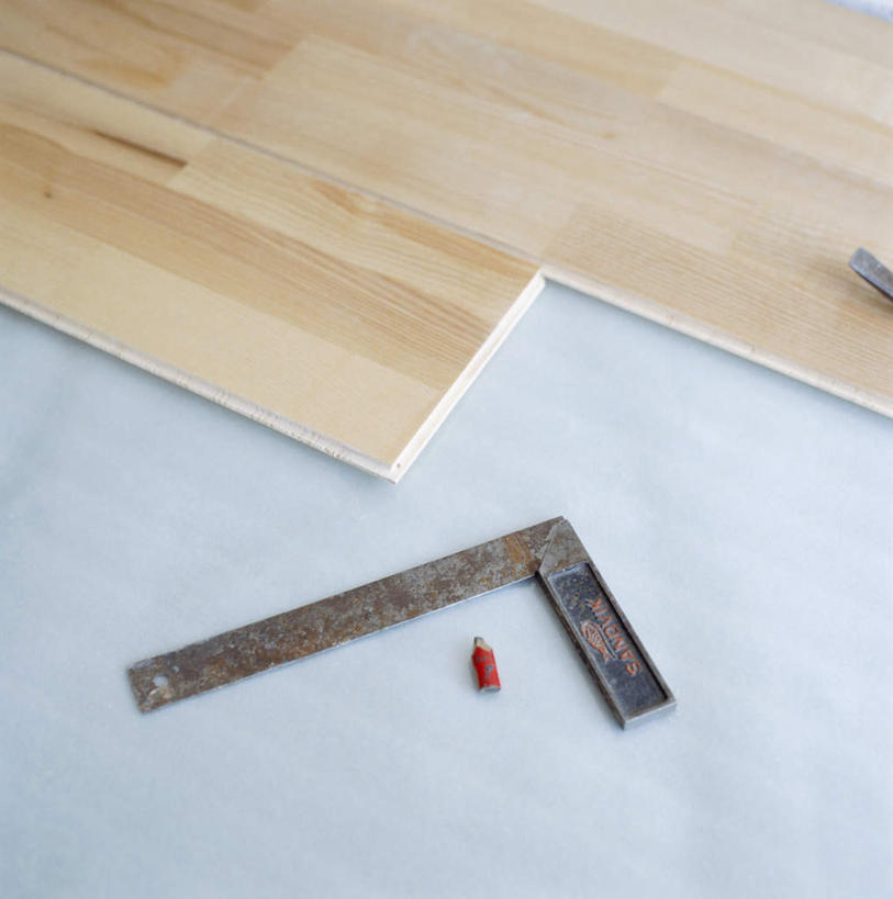 无人,横图,俯视,室内,特写,白天,地板,装修,静物,笔,刀片,办公用品,地面,木地板,文具,铅笔,学习用品,文具用品,彩图,高角度拍摄